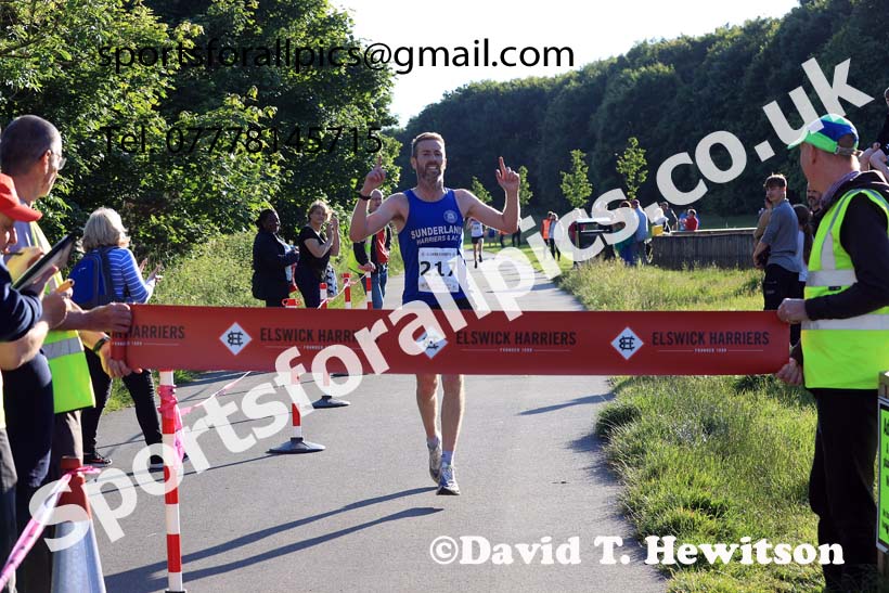 The 2024 Elswick Harriers Newburn River Run, Newcastle upon Tyne.  Photo: David T. Hewitson/Sports for All Pics